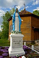 Statue of Our Lady in place of apparition